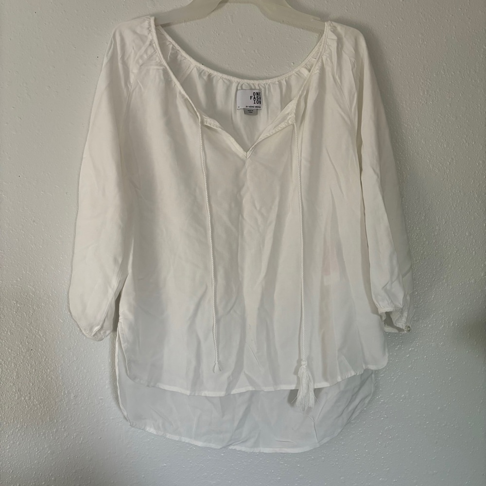 Coastal grandma lightweight dainty blouse white with v-neck size Women’s M